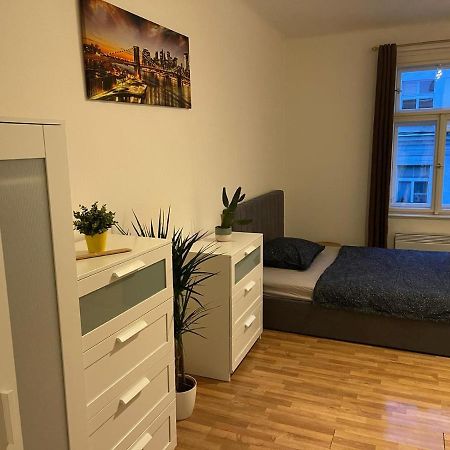 Sunlit Apartment Close To City Center Praha Exteriér fotografie
